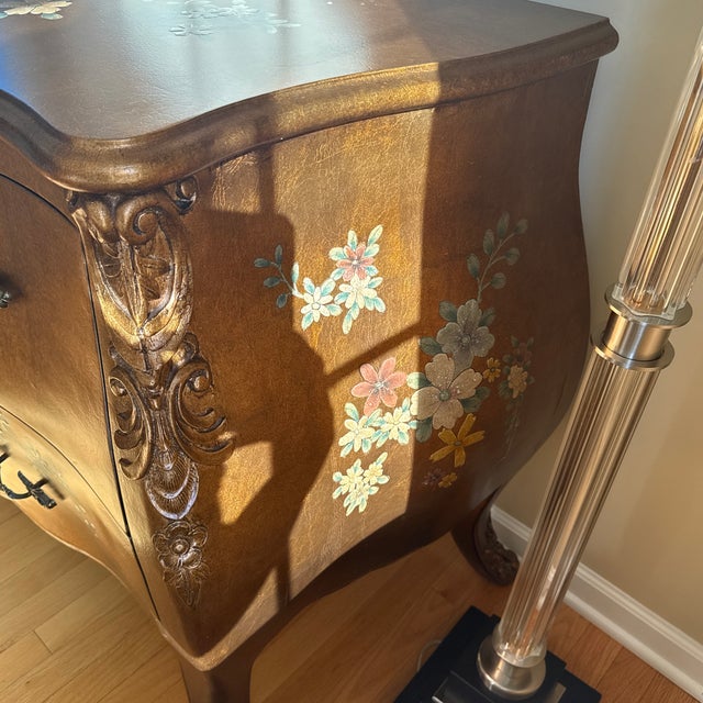 French 1990s Louis XV-style Hand Painted Gold Lea-Leaf and Floral Bombe Commode,with Cabriole Legs & a Scalloped Apron For Sale - Image 3 of 8