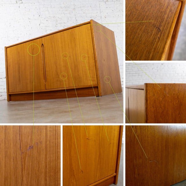 Mid to Late 20th Century Scandinavian Modern Low Teak Storage Cabinet Small Buffet or Credenza For Sale - Image 13 of 18