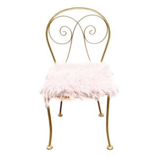 Vintage Hollywood Regency Glam Vanity Chair – Gold Metal Frame With Pink Faux Fur Seat For Sale