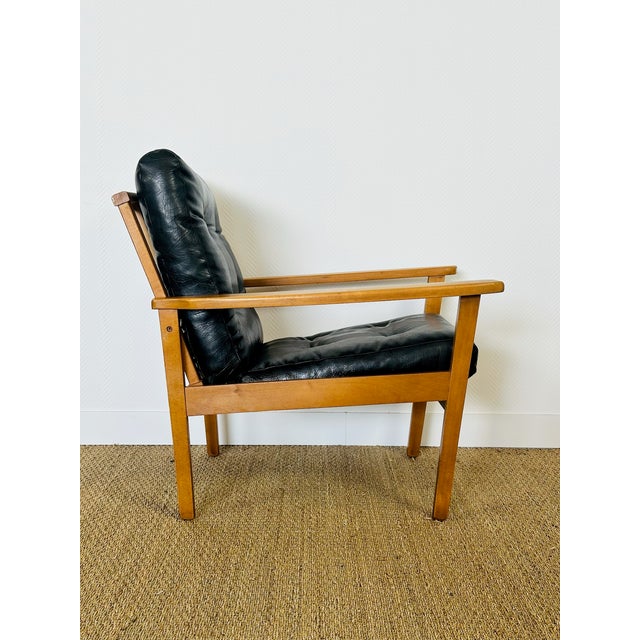 Mid-Century Modern Vintage Scandinavian Lounge Chair in Black Leather and Wood, 1960s For Sale - Image 3 of 15