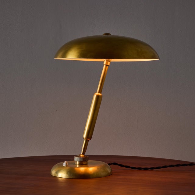 1940s Giovanni Michelucci Patinated Brass Adjustable Banker Lamp for Lariolux For Sale In Los Angeles - Image 6 of 18