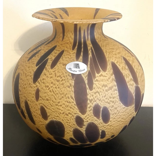 Mid-Century Modern Vintage MCM Maestri Vetrai Italian Art Glass Amber Brown Vase For Sale - Image 3 of 4