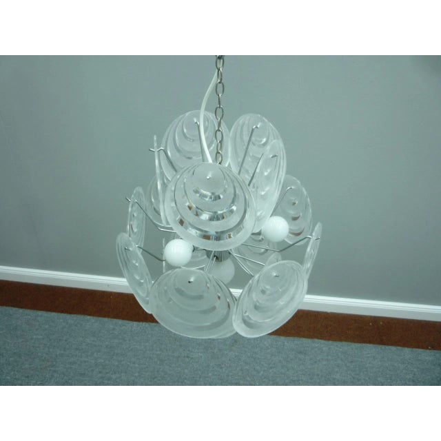 Mid-Century Italian Acrylic Glass and Chrome Pendant Lamp, 1960s For Sale - Image 4 of 8