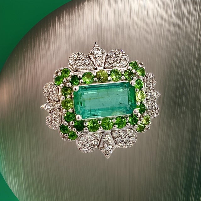 2010s Natural Emerald Tsavorite Diamond Ring 6.75 14k White Gold 9.22 TCW Certified For Sale - Image 5 of 17