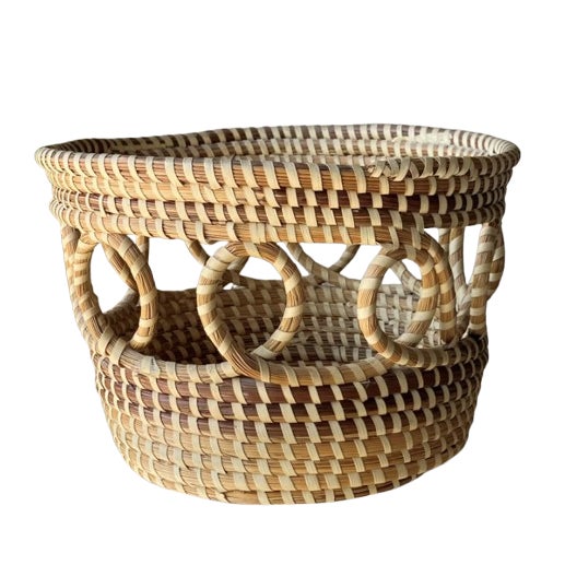 Late 20th-Century Sweetgrass Gullah-Style O-Looped Cachepot Basket For Sale
