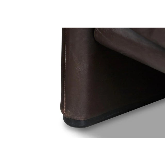 Late 20th Century Late 20th Century Pair of Maralunga Lounge Chairs by Vico Magistretti For Sale - Image 5 of 7