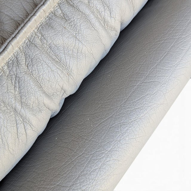 Vintage Nicoletti Italia Postmodern Gray Leather Loveseat, Italy, 1980s For Sale - Image 11 of 18