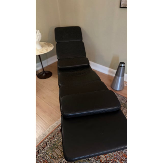 Metal ES 106 Soft Pad Chaise Lounge in Black Leather by Charles and Ray Eames for Vitra, 1990s For Sale - Image 7 of 16