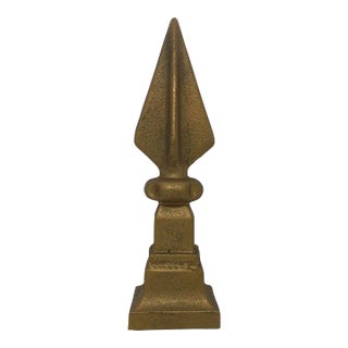 Contemporary Decorative Cast Iron Gold Painted Arrow Finial For Sale