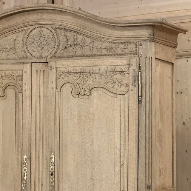 Sand 19th Century Country French Normandy Louis Philippe Period Buffet a Deux Corps in Stripped Oak For Sale - Image 8 of 18