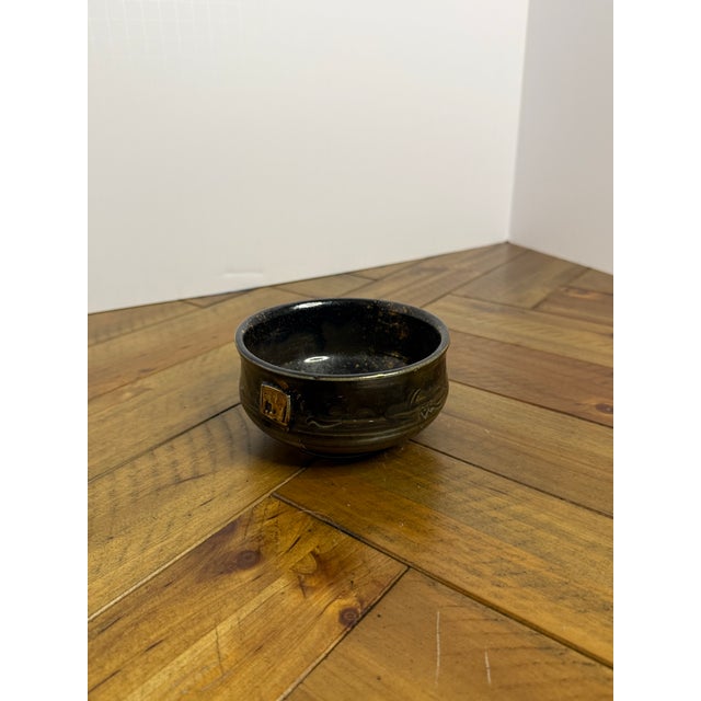 Pistachio Gary Eagan Spring Street Pottery Complementary Bowl Pair — Celadon & Tenmoku With Applied Gold Seals For Sale - Image 8 of 12