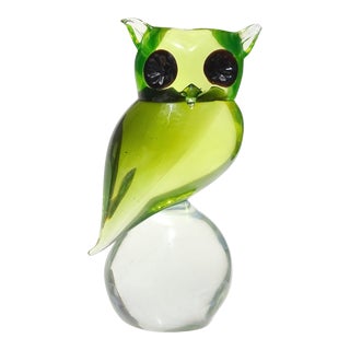 Vintage Murano Sommerso Glowing Uranium Green Italian Art Glass Owl Bird Sculpture on Pedestal For Sale