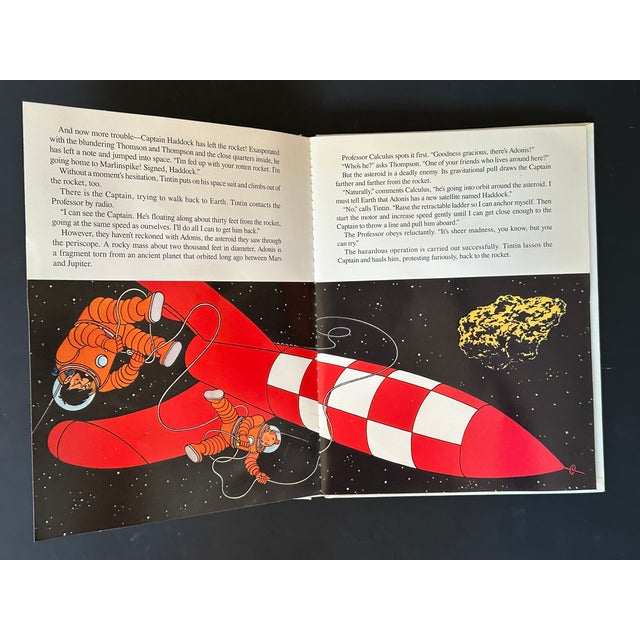 TinTin Explorers on the Moon Vintage Pop Up Book For Sale In New York - Image 6 of 12