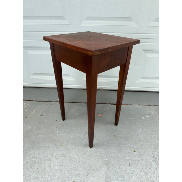 Brown 19th Century American Hepplewhite Style Federal Cherry Stand Side Table. For Sale - Image 8 of 10