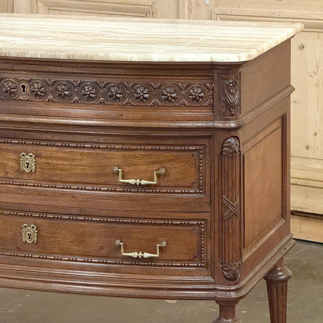 19th Century French Louis XVI Walnut Commode For Sale - Image 10 of 18