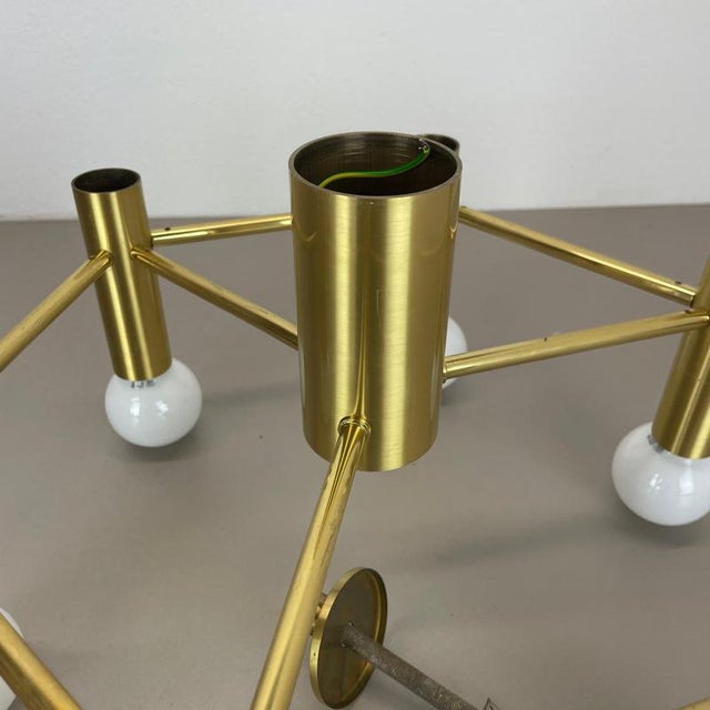 Italian Space Age Brass Ceiling Sconce in the style of Stilnovo, Italy, 1970s For Sale - Image 17 of 18