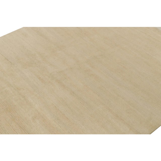 Rug & Kilim’s Contemporary Rug in Solid Beige-Brown Striations For Sale In New York - Image 6 of 7