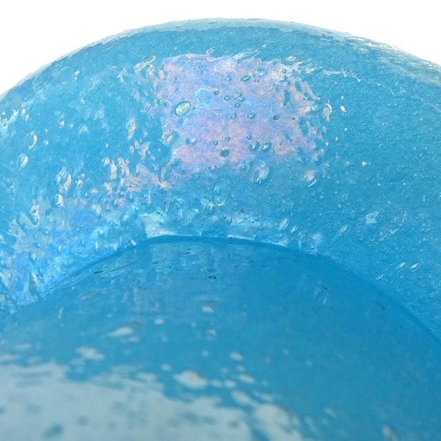 Sky Blue Murano AVeM Label 1930s Antique Blue Iridescent Pulegoso Bubbles Italian Art Deco Glass Decorative Flower Vase For Sale - Image 8 of 11