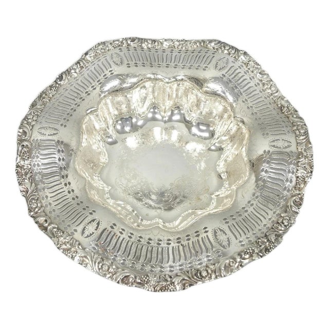 Early 20th Century Webster Wilcox 3236c International Silver Plated Scalloped Centerpiece Bowl For Sale