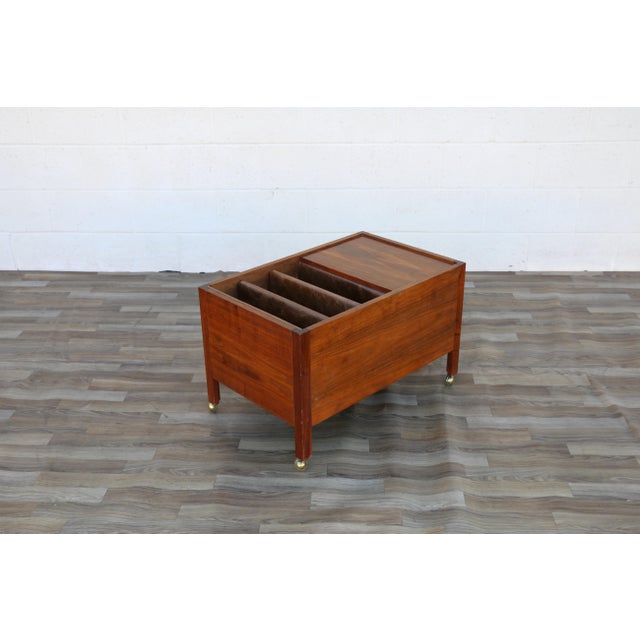 Mid-Century Modern Walnut Coffee Table With Leather Magazine Holder & Brass Casters, C. 1960s For Sale - Image 17 of 18