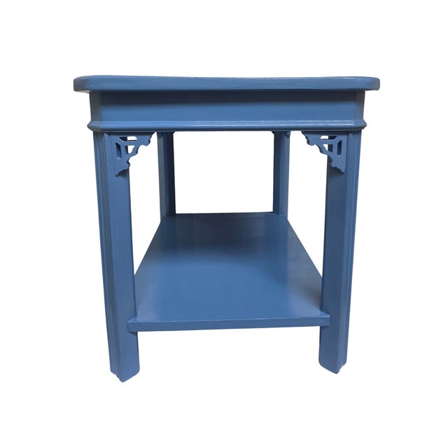 1970s Wedgewood‑Blue High‑Gloss Chippendale Table • Coastal Chinoiserie Accent For Sale - Image 4 of 7