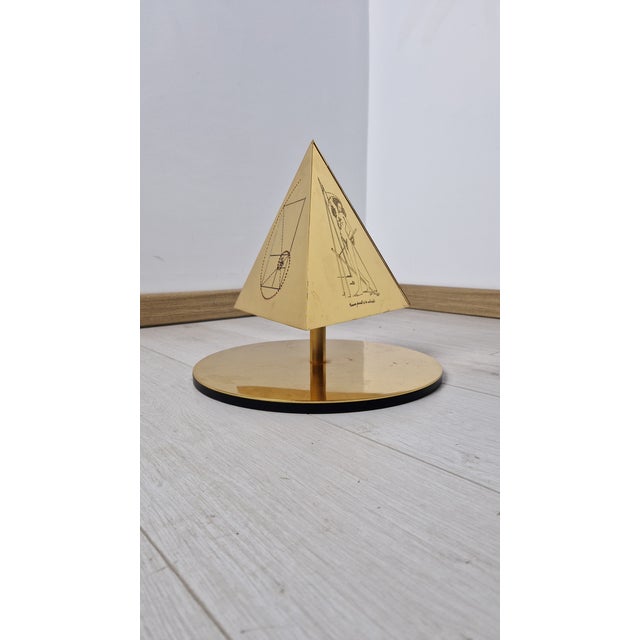 Tetrahedron Fire Designer Sculpture Lamp in Gold-Plated Metal by Salvador Dalí, 1980s For Sale - Image 10 of 18