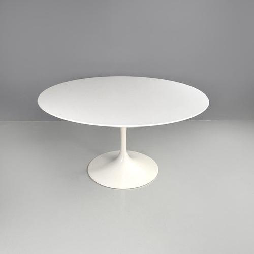 American White Round Tulip Dining Table attributed to Eero Saarinen for Knoll, 2007 For Sale - Image 3 of 18