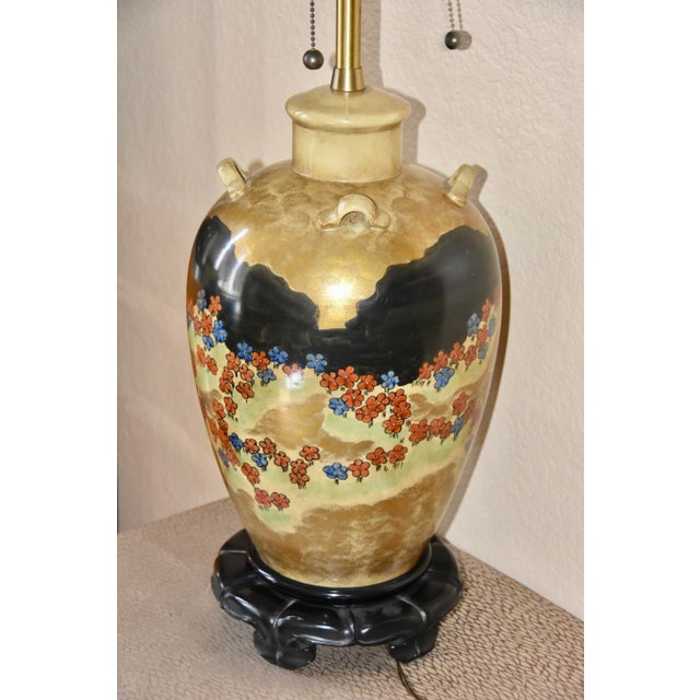 Gold Marbro Lamp Company Hand Painted Japanese Style Motif Lug Vase Table Lamp For Sale - Image 8 of 11