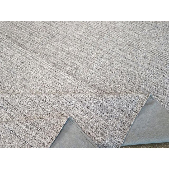 Textile Galerie Shabab Collection Mid-20th Century Turkish Flatweave Kilim Carpet For Sale - Image 7 of 8