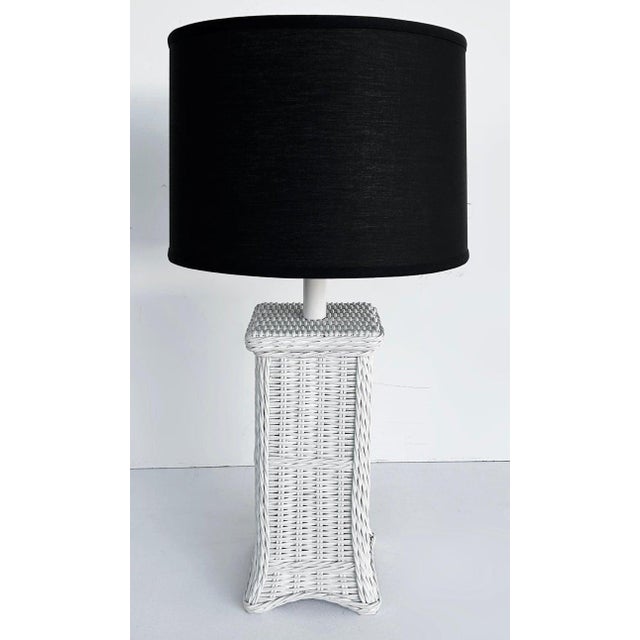 Late 20th Century Palm Beach Coastal Chic White Wicker Table Lamps With Harps and Finials, a Pair For Sale - Image 4 of 10