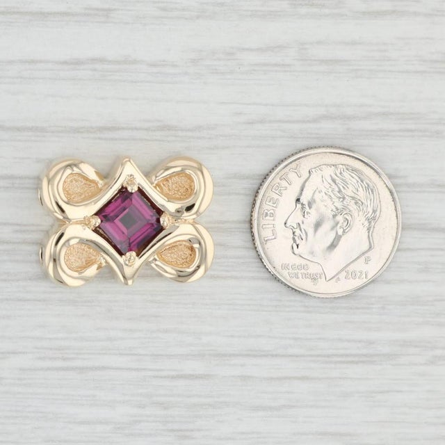 1950s 1.25ct Rhodolite Garnet Slide Charm 14k Yellow Gold Vintage January Birthstone For Sale - Image 5 of 5