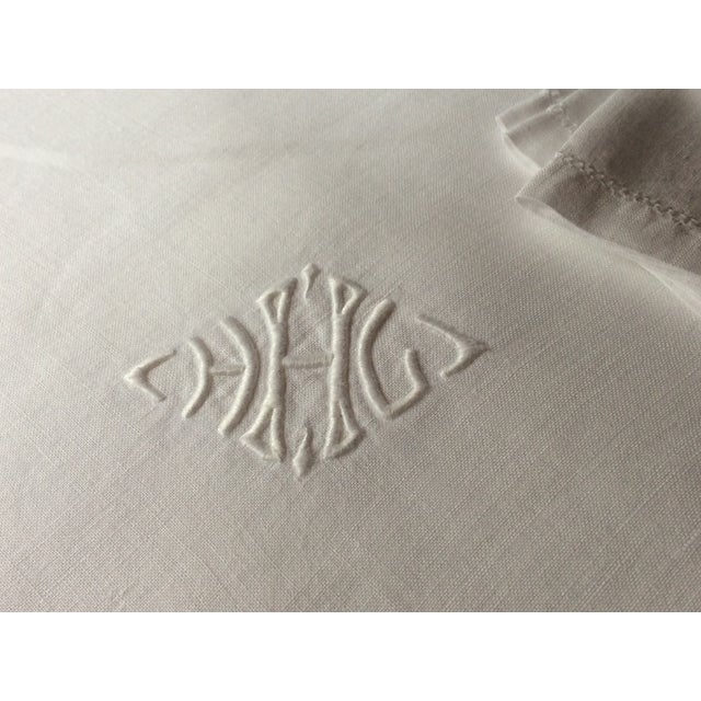 Linen Elegant c.1900 French White Linen Tablecloth and Napkin Set For Sale - Image 8 of 10