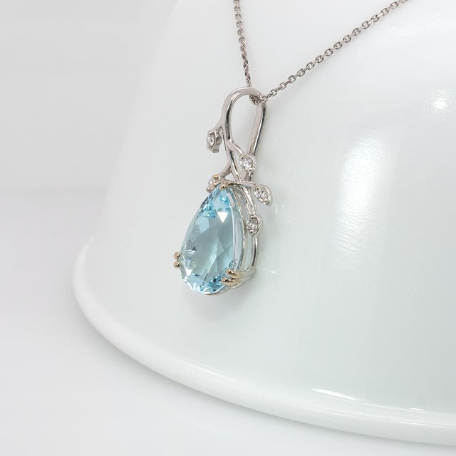 4.6ct Aquamarine Pendant With Natural Diamonds Accents: Solid 14k Gold, 15x10mm For Sale In Columbus - Image 6 of 9