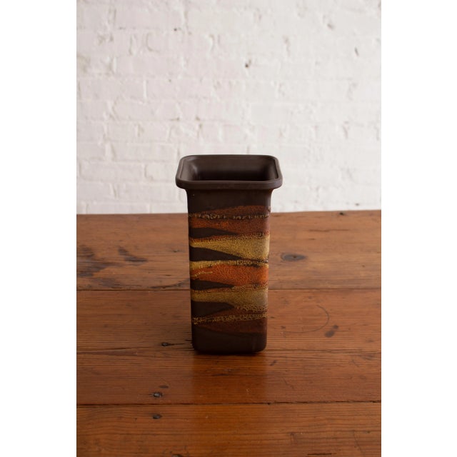 Royal Haeger “Earth Wrap” Geometric Form Vase For Sale In New York - Image 6 of 11