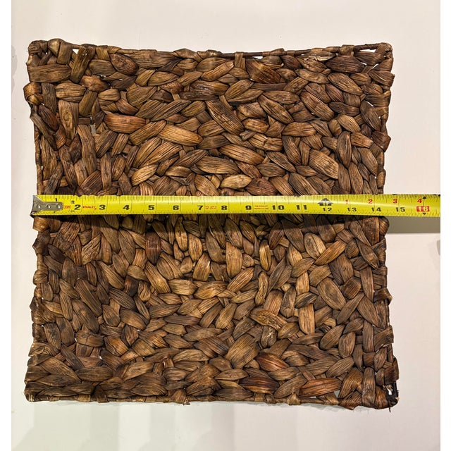 Late 20th Century Hanndwoven Water Hyacinth Sculptural Trays – Set of 2 – 17” & 14” – Organic Modern Table or Wall Decor Boho Coastal Resort For Sale - Image 4 of 6