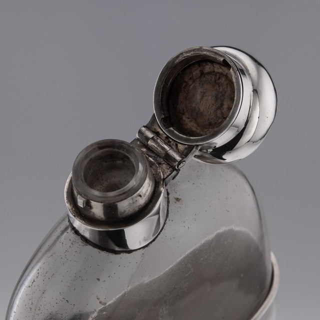 20th Century Edwardian Solid Silver & Glass Hip Flask from Sheffield, 1910s For Sale - Image 3 of 9