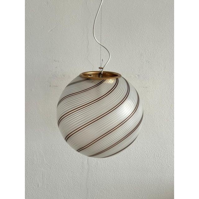 Vintage Pendant Light with Murano Tessuto Glass Globe and Brass from Venini, 1970s For Sale - Image 10 of 15