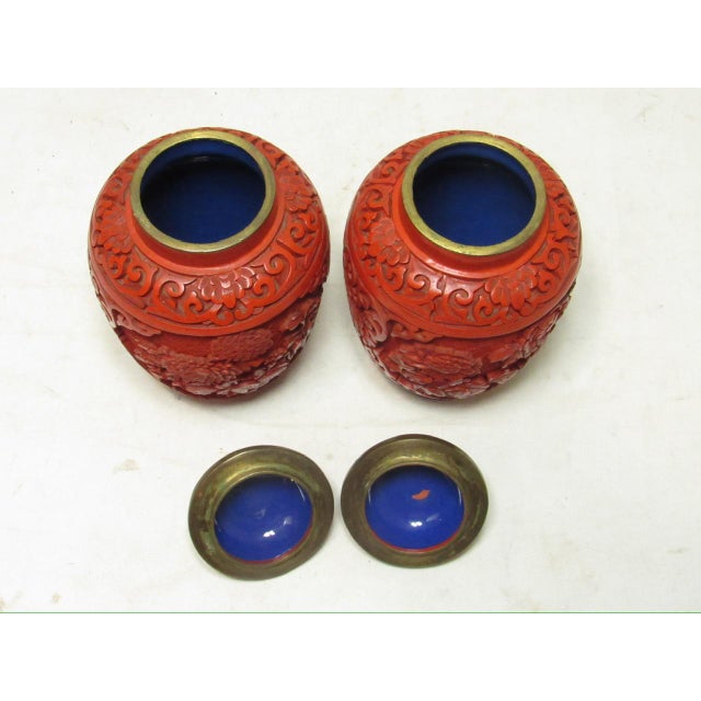 1960s Pair of Chinese Cinnabar Lidded Vases For Sale - Image 5 of 12