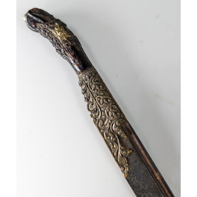 18th or 19th Century Mughal Piha Kaetta Dagger From Island of Sri Lanka For Sale In New York - Image 6 of 14