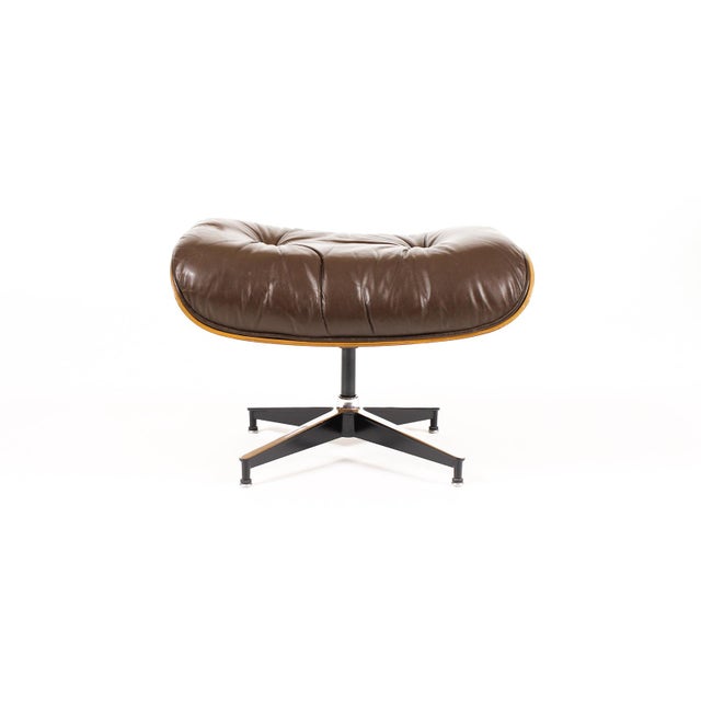 Wood Mid Century Vintage Rosewood 671 Ottoman — Charles Eames for Herman Miller — Original Brown Leather For Sale - Image 7 of 10