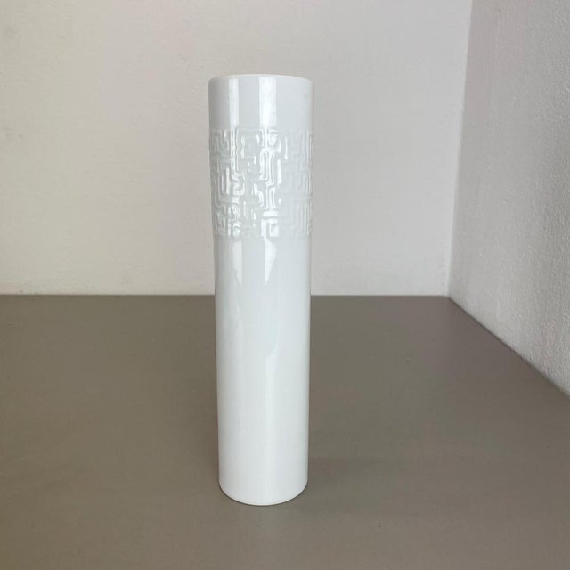 Rosenthal Abstract Porcelain Vase by Cuno Fischer for Rosenthal, Germany, 1980s For Sale - Image 4 of 18