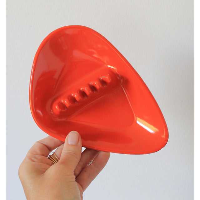 Mid-Century Modern Vintage Bright Orange Melamine Boomerang Ashtray For Sale - Image 3 of 8