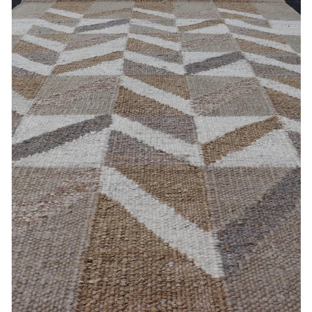 Mid-Century Modern Modern Scandinavian Flat Weave Rug With Geometric Chevron Patterns 4'0 X 6'0 For Sale - Image 3 of 10