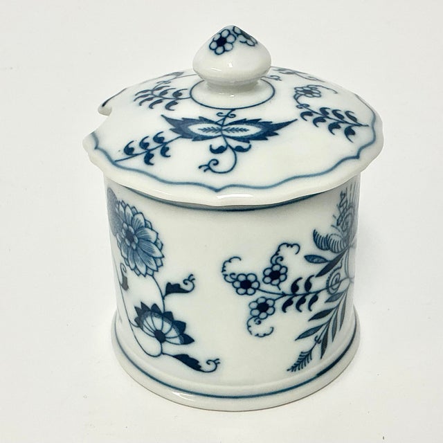 Ceramic 1950s Vintage Japanese Chinoiserie Meissen Blue Danube Lidded Jam Preserve Jar. For Sale - Image 7 of 10