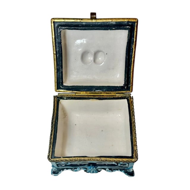 Blue Late 19th Century French Majolica Trinket Box With Cherubs For Sale - Image 8 of 11