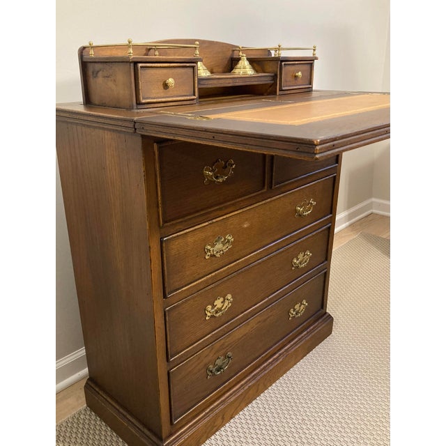 Chippendale 1960s Spanish Chippendale Flip-Top Bachelor's Chest for Marshall Field's For Sale - Image 3 of 10