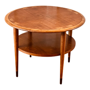Vintage Lane Acclaim Round Table