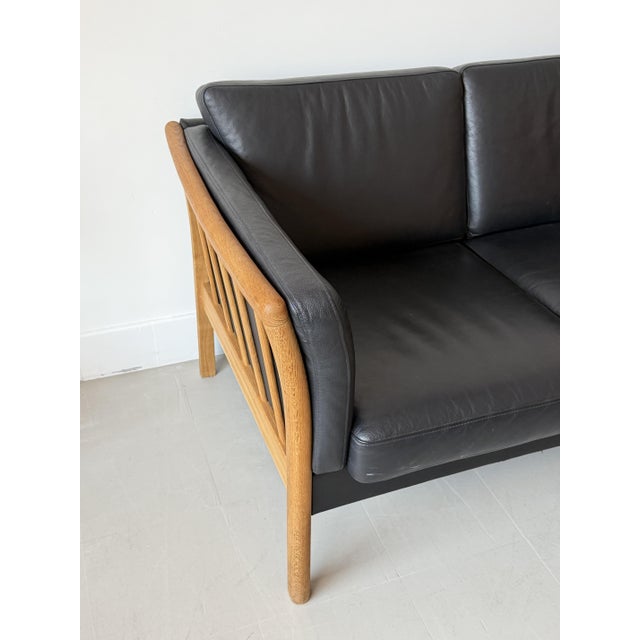 Black Leather 3-Seater Sofa with Oak Frame attributed to Mogens Hansen for Stouby, Denmark, 1970s For Sale - Image 15 of 18