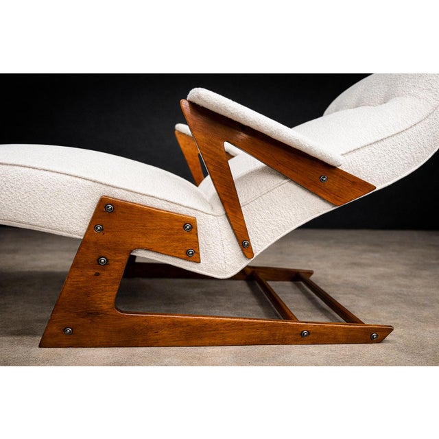 Sculptural Chaise Lounge in Solid Hardwood & Bouclé, Brazilian Modern, 1950s For Sale - Image 13 of 17