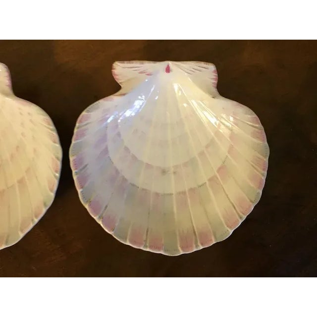 19th Century Antique 19th Century Wedgwood Conchology Pearlware Pink Scallop Sea Shell Bowls - A Pair For Sale - Image 5 of 10